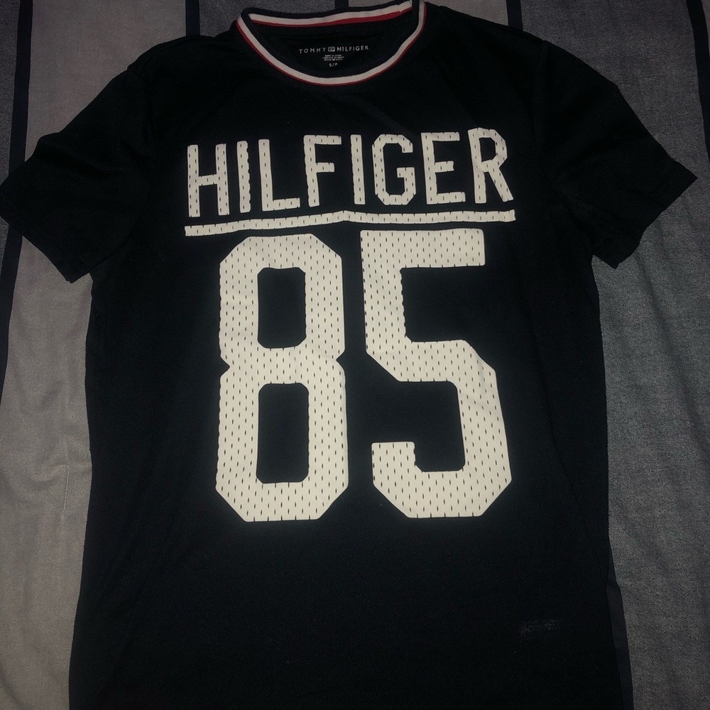 Tommy Hilfiger ‘85 tee
